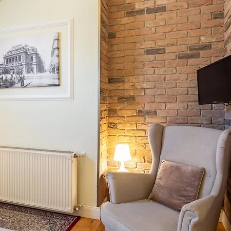 Elegant Haven - Contemporary Design And Heritage Vibes *