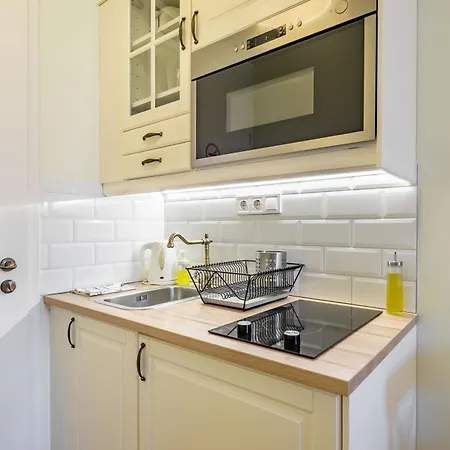 Elegant Haven - Contemporary Design And Heritage Vibes