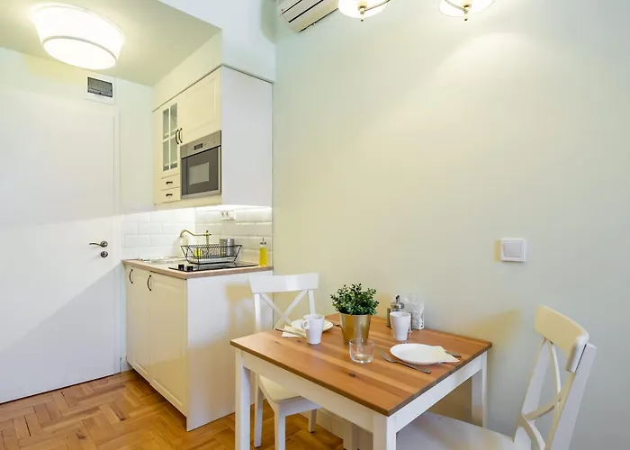 Elegant Haven - Contemporary Design And Heritage Vibes Lejlighed Budapest